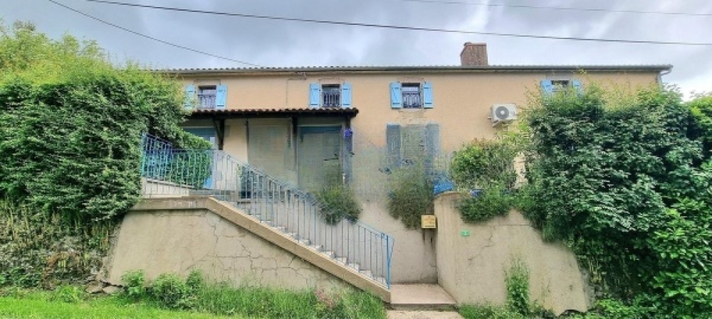 Superb 9 Room House 230 m² in St Paul en Gatine, Deux-Sèvres, On The Vendée border